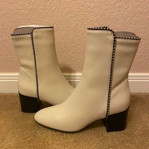 Brand new Aquatalia booties - Faustina - size 8